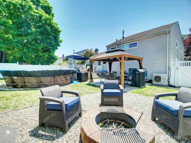 60 Haven Terrace, Parlin, NJ 08859