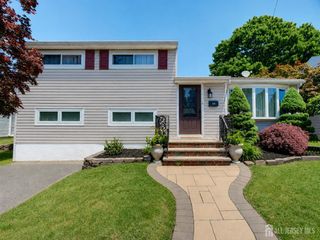 60 Haven Terrace, Parlin, NJ 08859