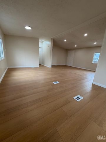 14035 Rosedale Hwy 82, Bakersfield, CA 93311