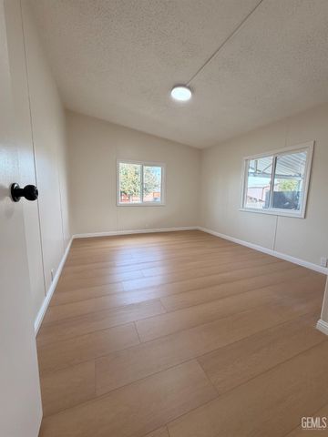 14035 Rosedale Hwy 82, Bakersfield, CA 93311