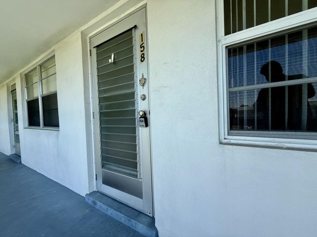 158 Easthampton G, West Palm Beach, FL 33417