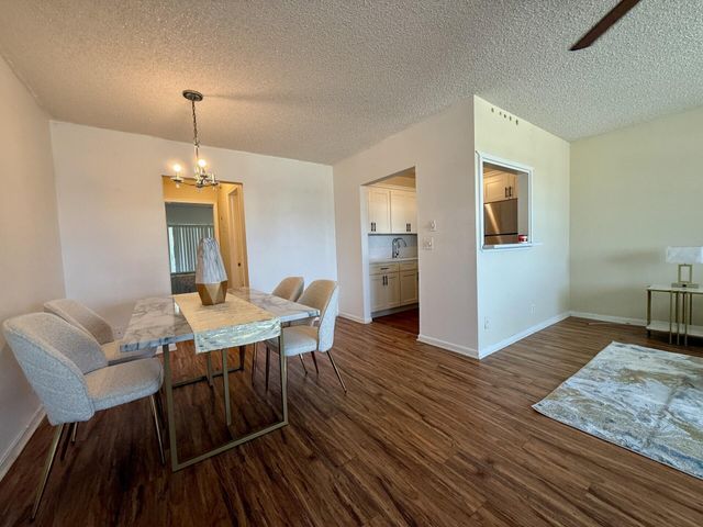 158 Easthampton G, West Palm Beach, FL 33417