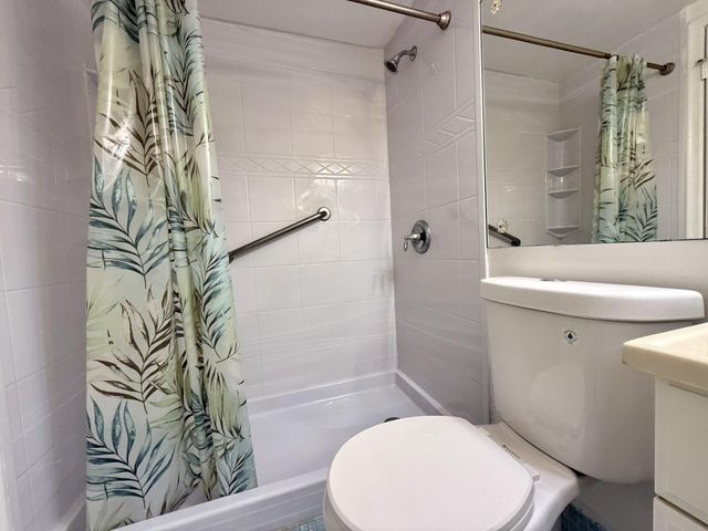 158 Easthampton G, West Palm Beach, FL 33417