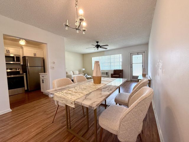 158 Easthampton G, West Palm Beach, FL 33417