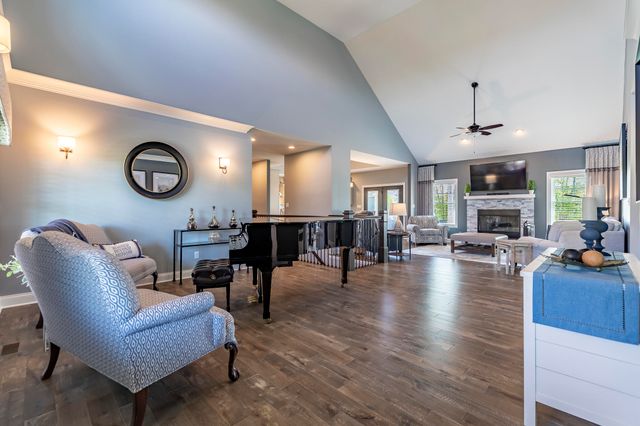 9863 Elle Avenue, St. John, IN 46373