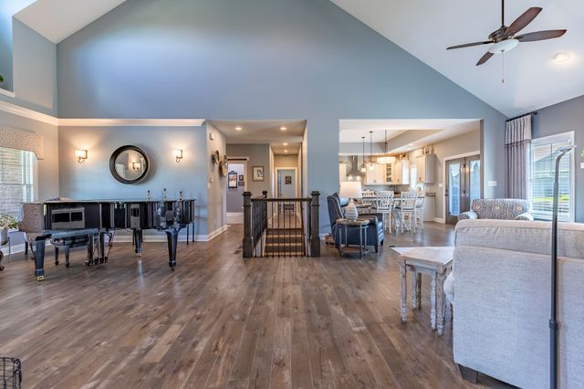 9863 Elle Avenue, St. John, IN 46373