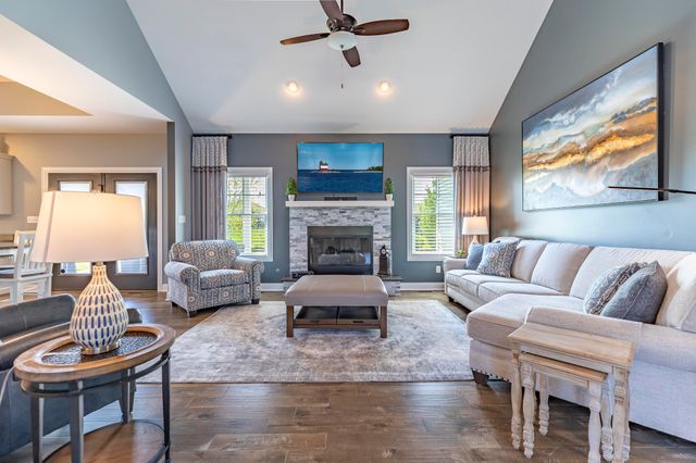 9863 Elle Avenue, St. John, IN 46373