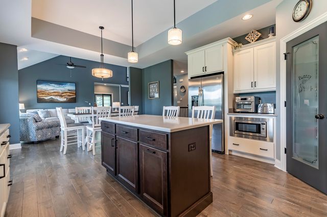 9863 Elle Avenue, St. John, IN 46373