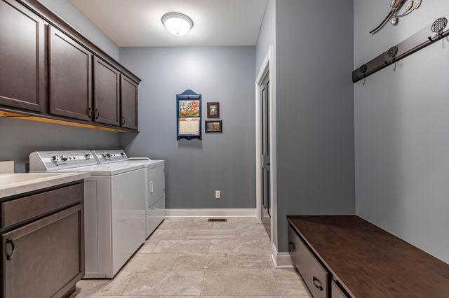 9863 Elle Avenue, St. John, IN 46373