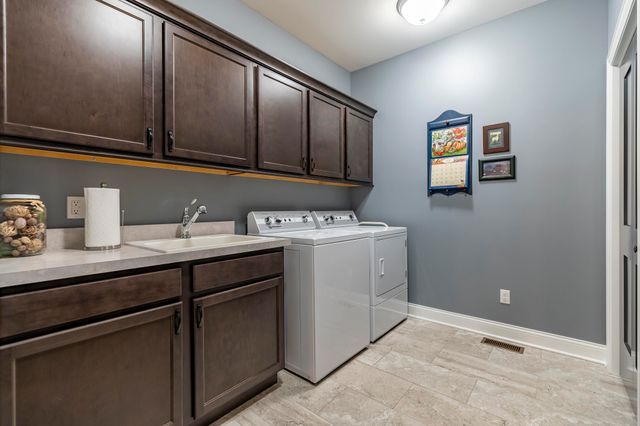 9863 Elle Avenue, St. John, IN 46373