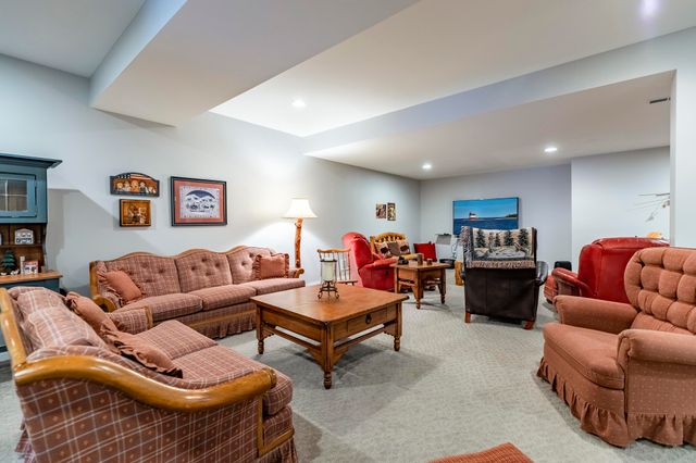 9863 Elle Avenue, St. John, IN 46373