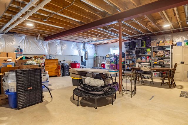 9863 Elle Avenue, St. John, IN 46373