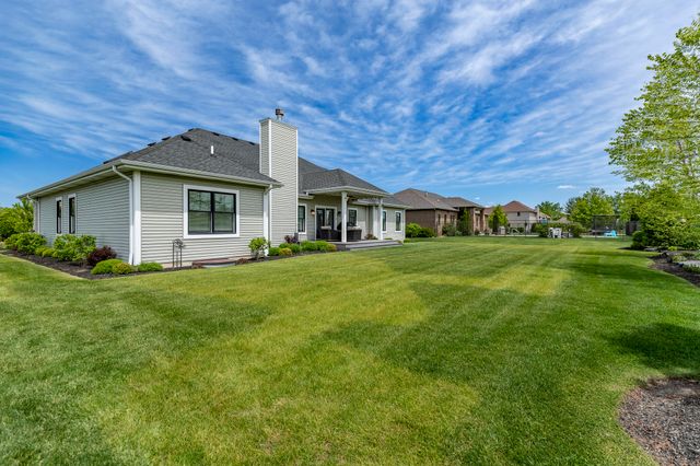 9863 Elle Avenue, St. John, IN 46373