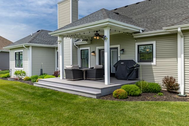 9863 Elle Avenue, St. John, IN 46373