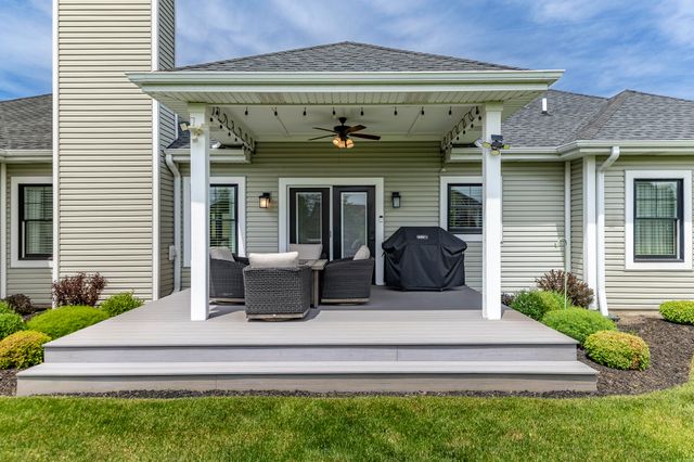 9863 Elle Avenue, St. John, IN 46373