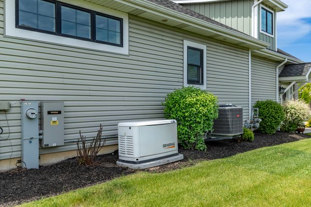 9863 Elle Avenue, St. John, IN 46373