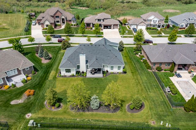 9863 Elle Avenue, St. John, IN 46373