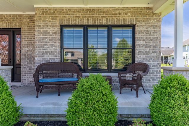 9863 Elle Avenue, St. John, IN 46373