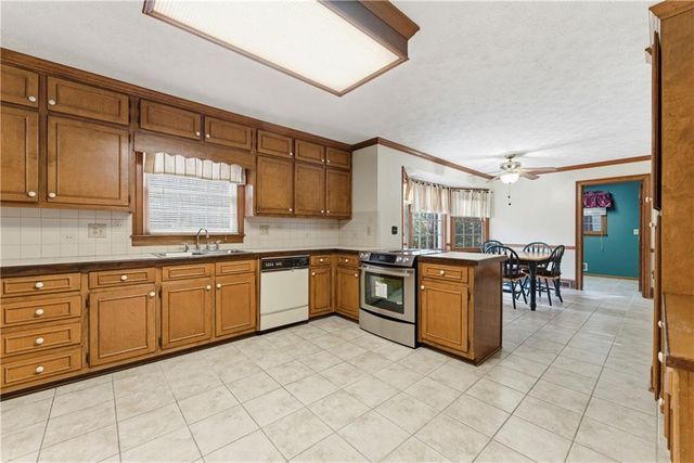 4174 King Richard Court, Snellville, GA 30039