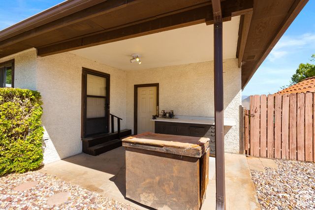 1711 W PHOENIX DR DR, St. George, UT 84770