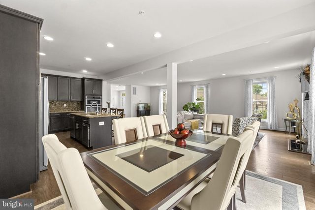 2726 W END CIR, Ellicott City, MD 21042