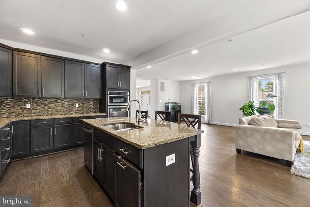 2726 W END CIR, Ellicott City, MD 21042