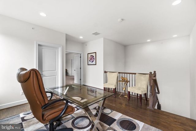 2726 W END CIR, Ellicott City, MD 21042