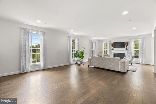 2726 W END CIR, Ellicott City, MD 21042