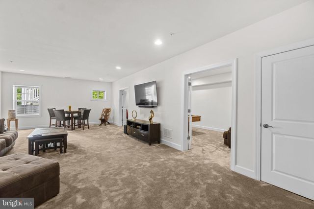 2726 W END CIR, Ellicott City, MD 21042