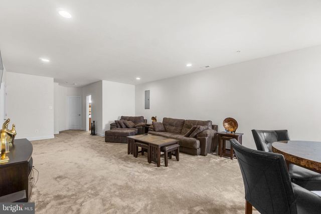 2726 W END CIR, Ellicott City, MD 21042