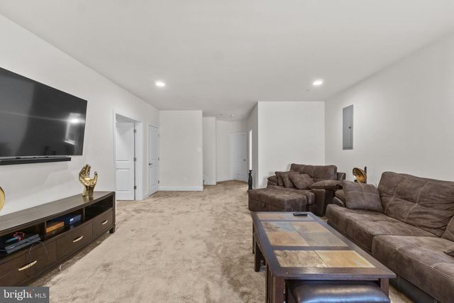 2726 W END CIR, Ellicott City, MD 21042