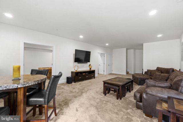 2726 W END CIR, Ellicott City, MD 21042