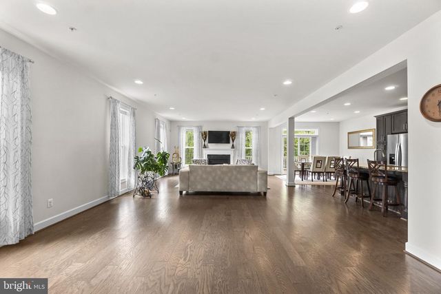 2726 W END CIR, Ellicott City, MD 21042