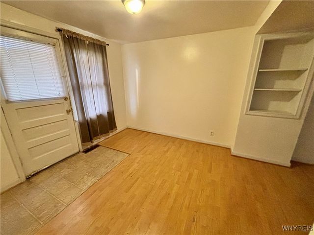 2069 Colvin Blvd, Tonawanda, NY 14150