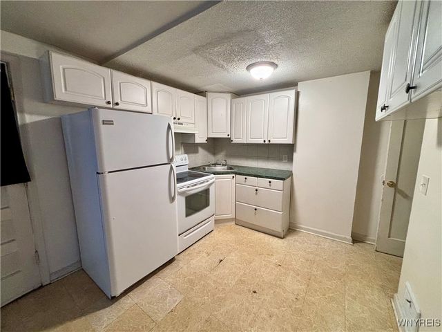 2069 Colvin Blvd, Tonawanda, NY 14150