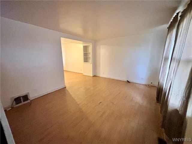 2069 Colvin Blvd, Tonawanda, NY 14150