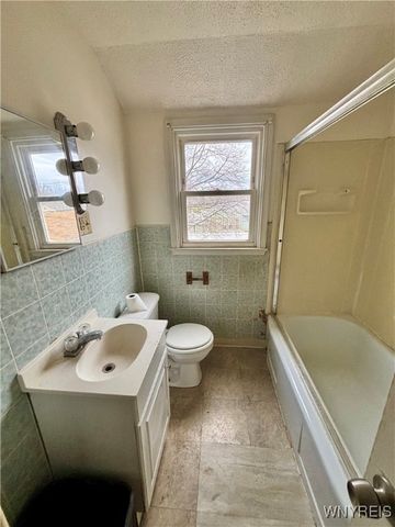 2069 Colvin Blvd, Tonawanda, NY 14150