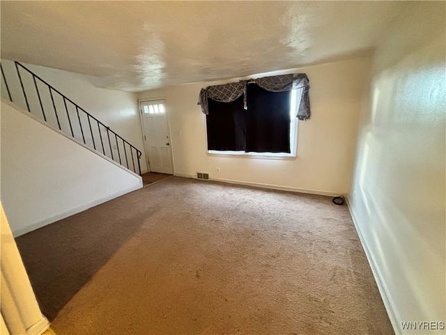 2069 Colvin Blvd, Tonawanda, NY 14150