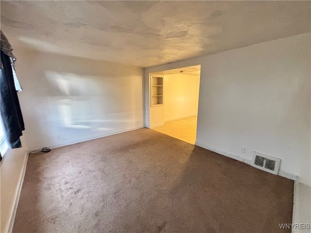 2069 Colvin Blvd, Tonawanda, NY 14150