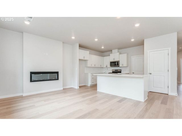 6487 Se Nasha St, Hillsboro, OR 97123