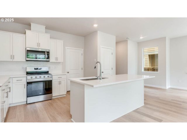 6487 Se Nasha St, Hillsboro, OR 97123