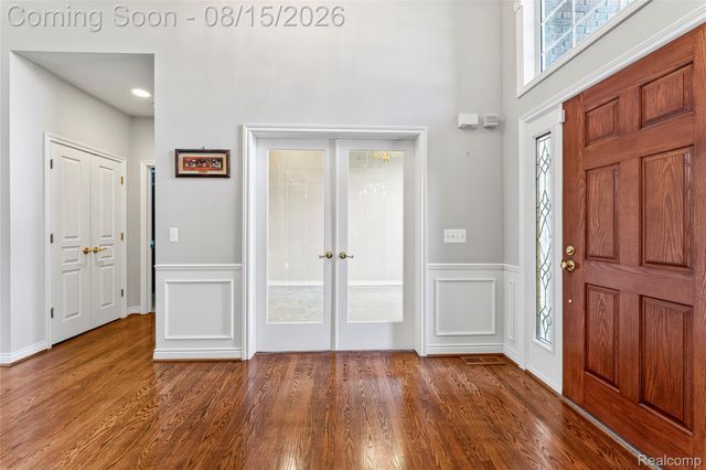 6725 Michael Drive, Troy, MI 48098