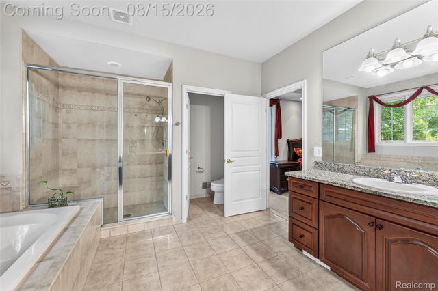 6725 Michael Drive, Troy, MI 48098