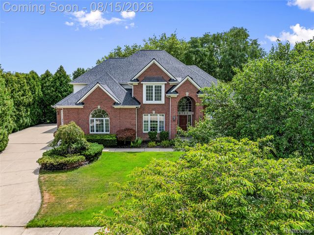 6725 Michael Drive, Troy, MI 48098