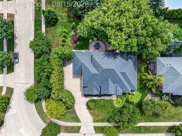 6725 Michael Drive, Troy, MI 48098