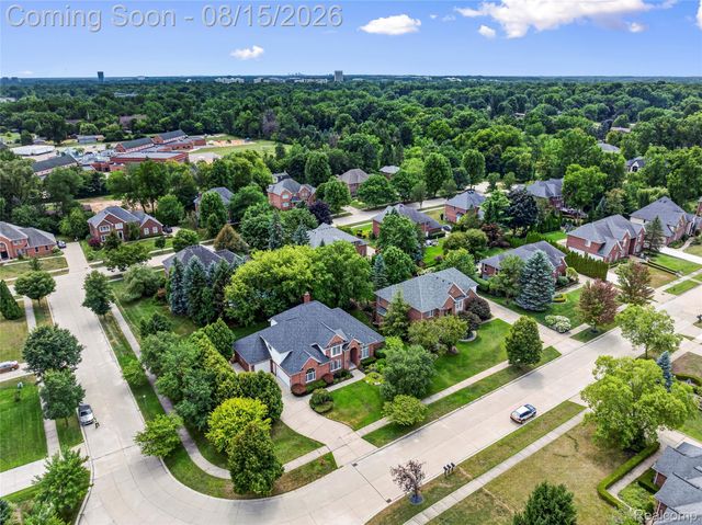 6725 Michael Drive, Troy, MI 48098