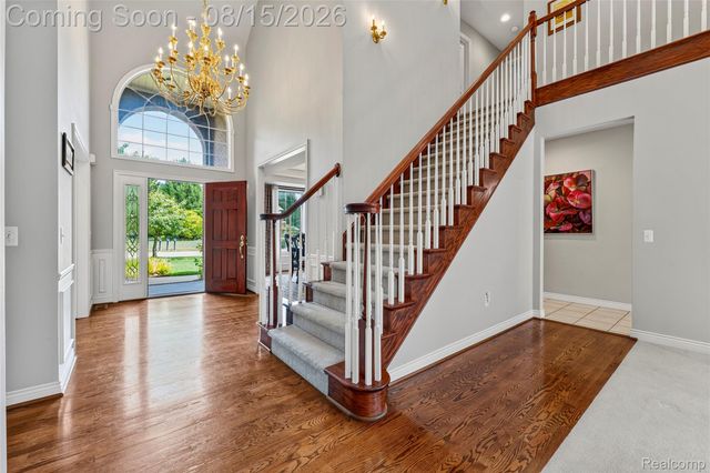 6725 Michael Drive, Troy, MI 48098