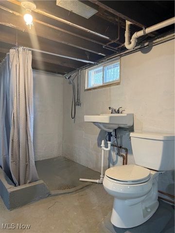 250 Laurel Street, Youngstown, OH 44505