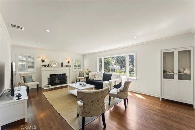 2205 Las Lunas, Pasadena, CA 91107