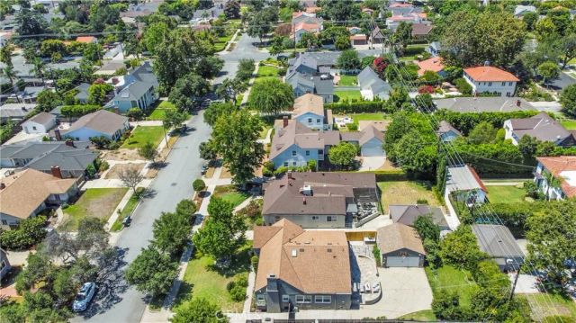 2205 Las Lunas, Pasadena, CA 91107